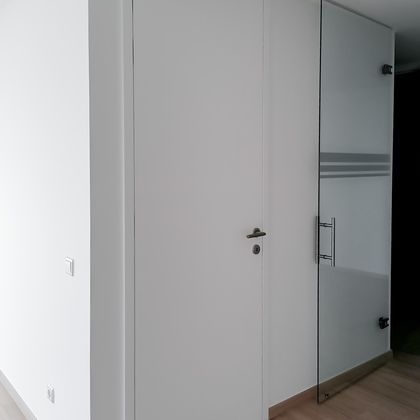 Porta interior em lacado de altura total