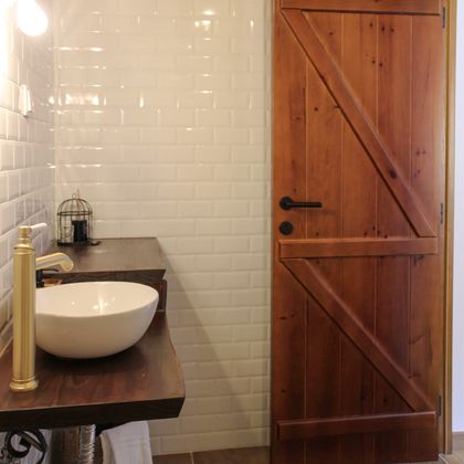 Porta interior em pinho com travessas