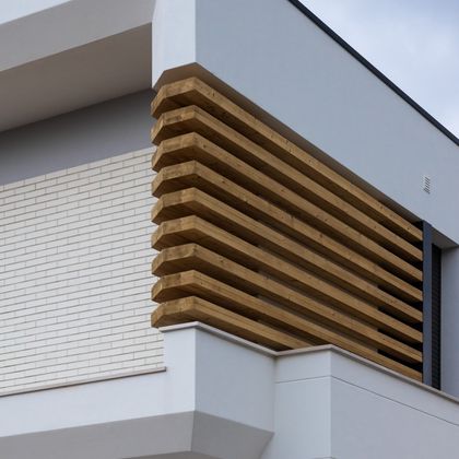 2/2  Detalhe em madeira termomodificada