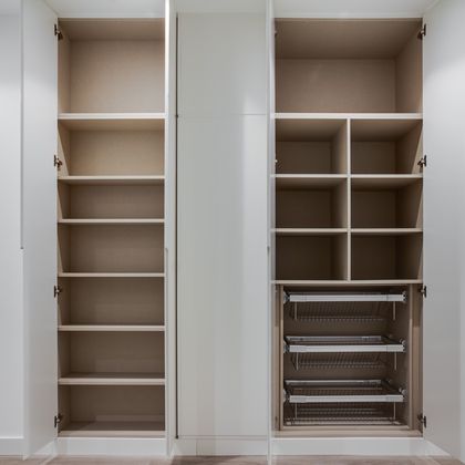 2/2  Interior de roupeiro em melamina linho