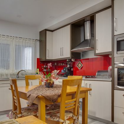 3/3  Cozinha com backsplash em vidro