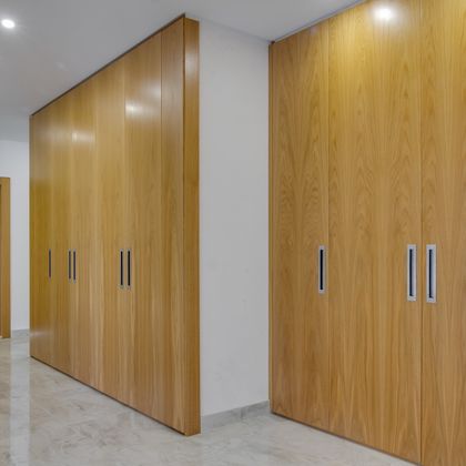 2/2  Roupeiros com portas de abrir